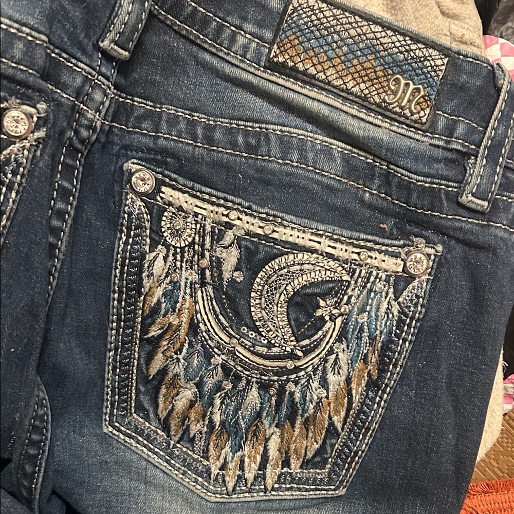 Miss Me Blue Embroidered capri-cut Jeans